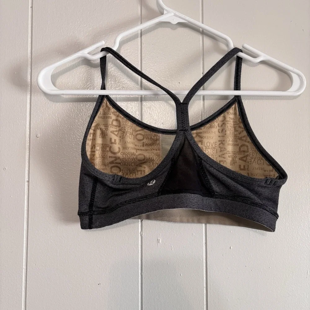 Lululemon Women's Size 6 Flow Y‎ Bra IV Racerback Teal Mesh Panel microstripe